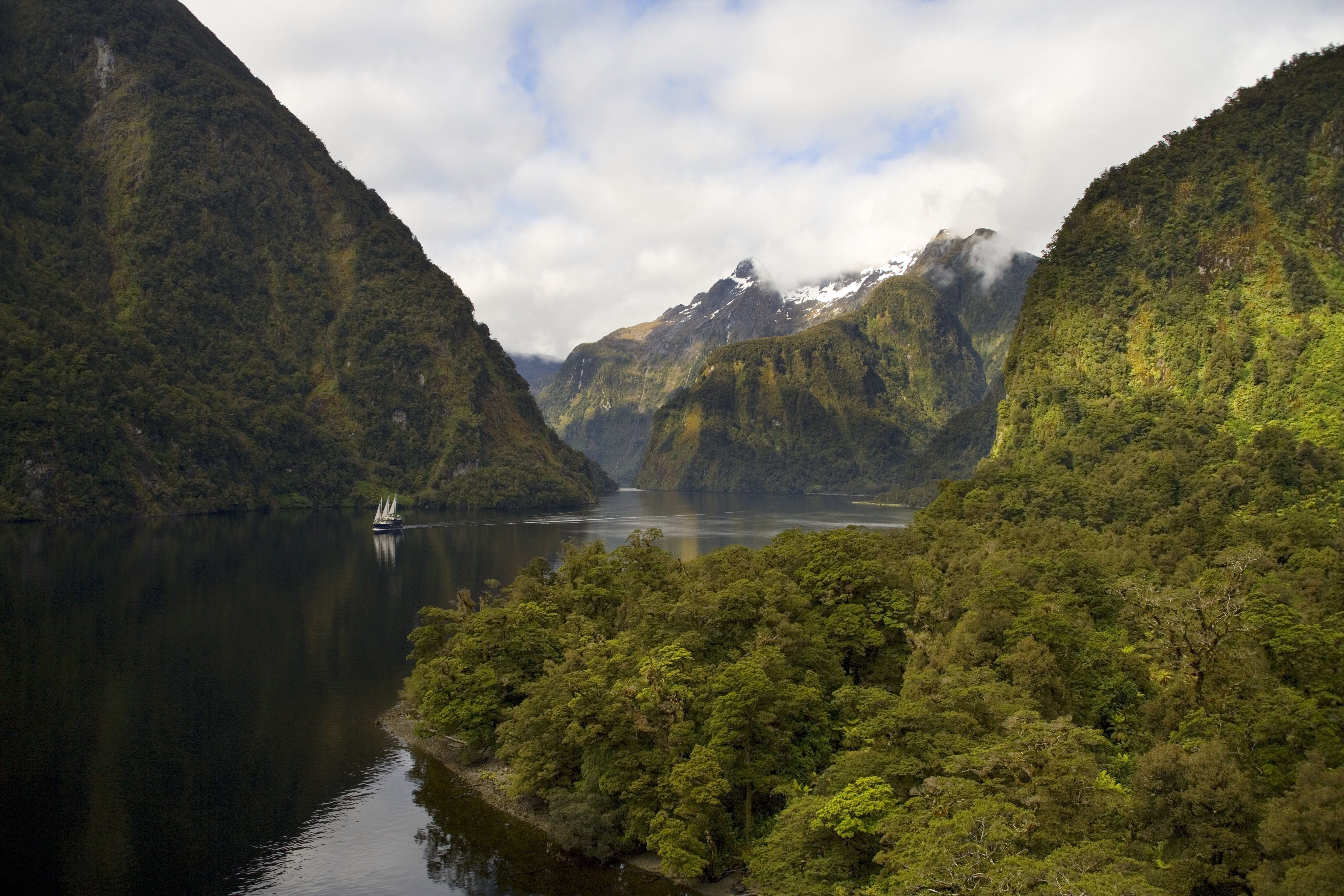 doubtful sound hike