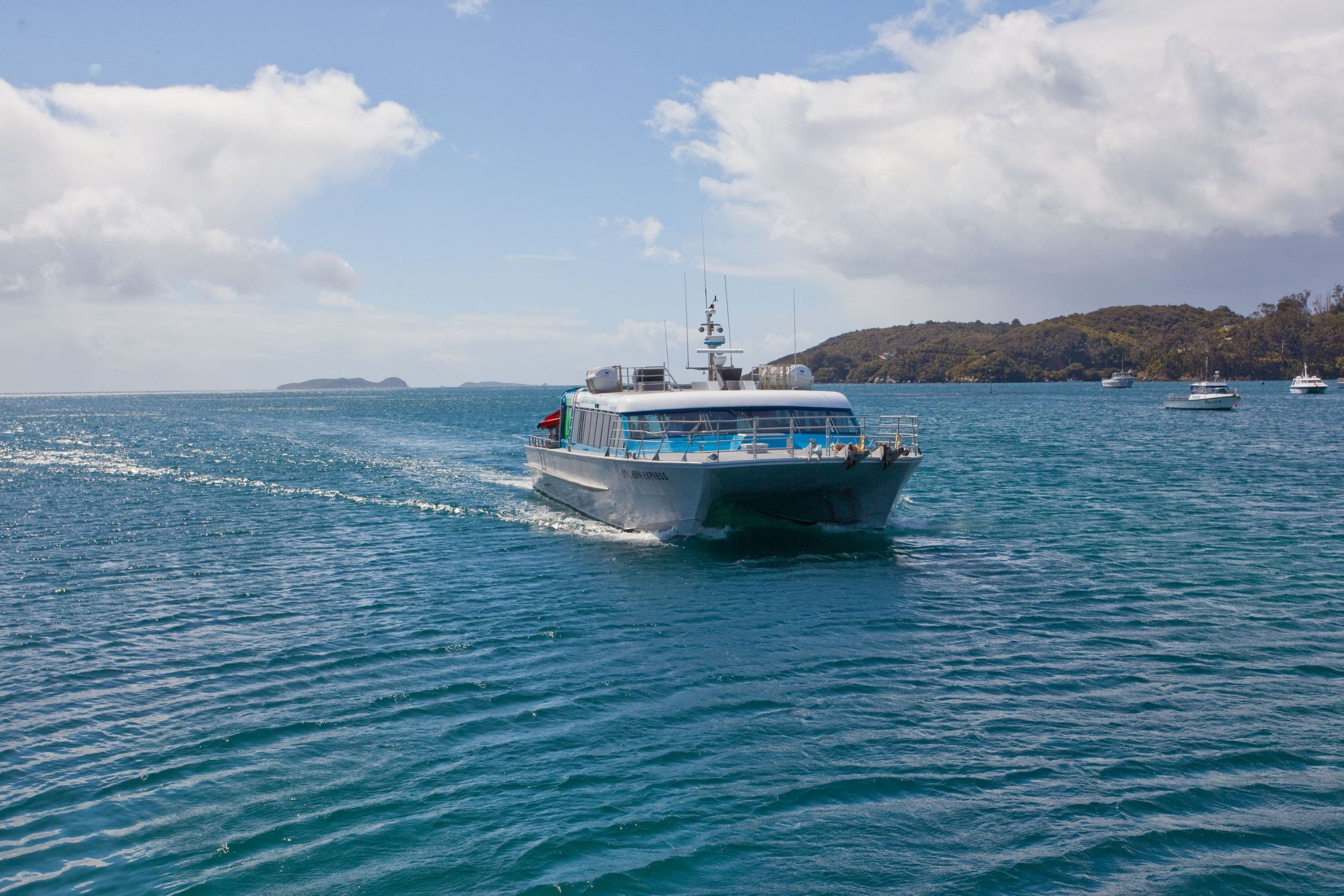 Stewart Island Ferry cruises across the Foveaux Strait