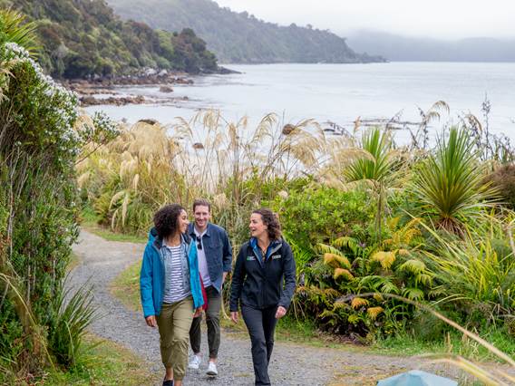 Group at Le Bay on the Stewart Island Village and Bays Tour