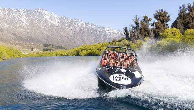 360 spins on the Queenstown Jet Boat