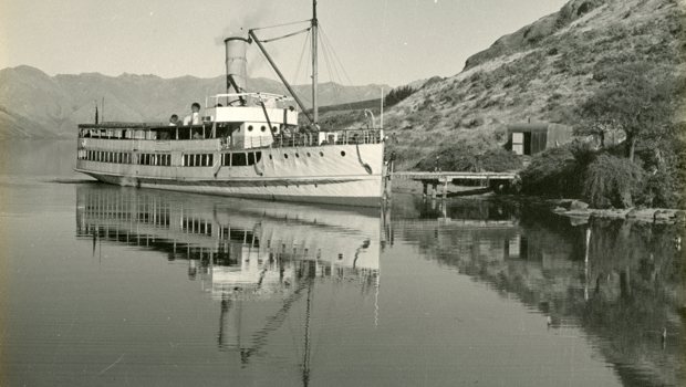 Black an white image of TSS Earnslaw vintage steamship.