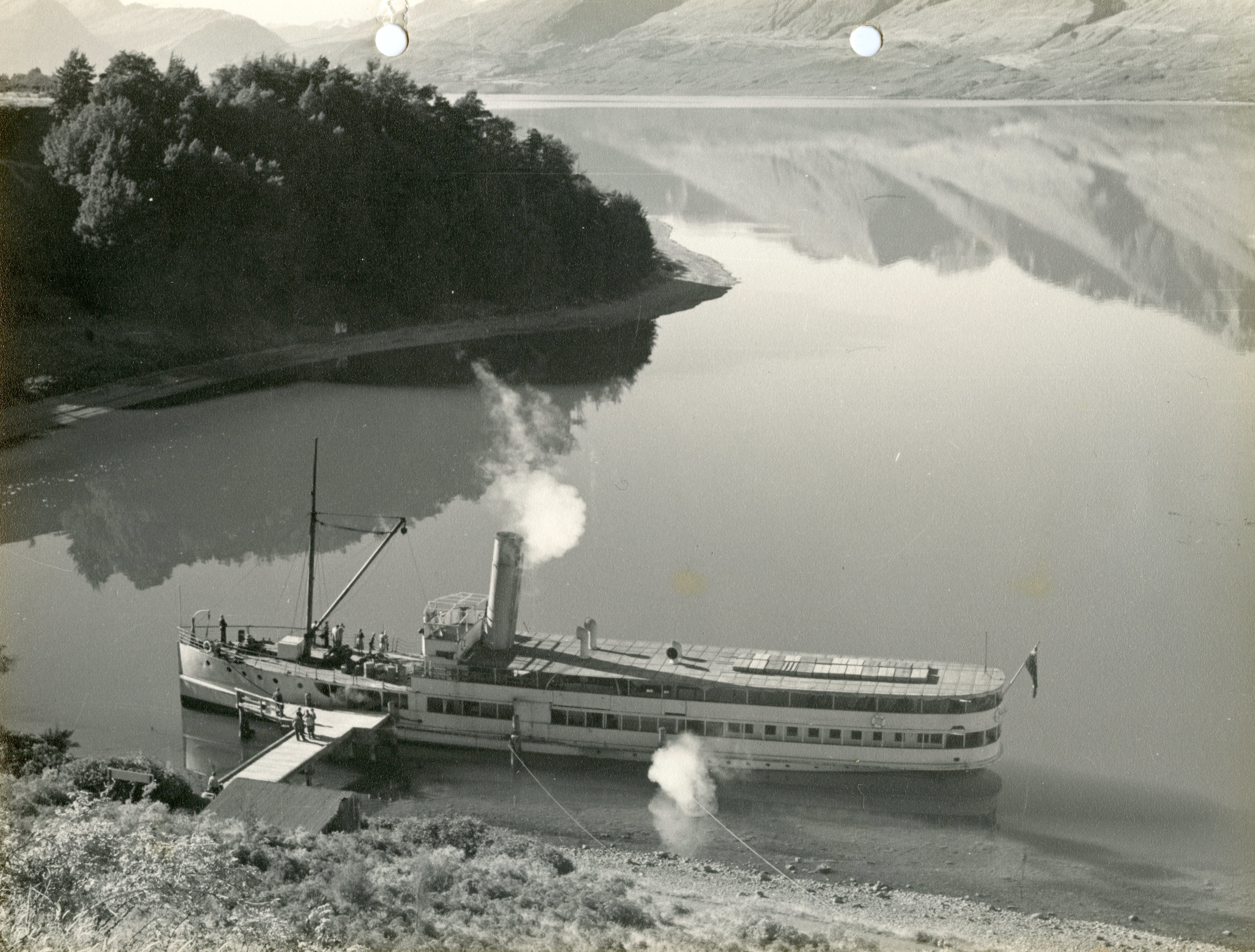 Black and white image of TSS Earnslaw vintage steamship/